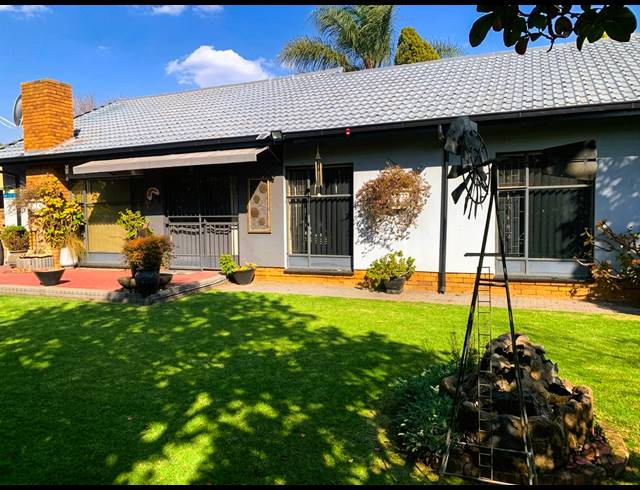 3 BEDROOM HOUSE FOR SALE IN VANDERBIJLPARK SE 6